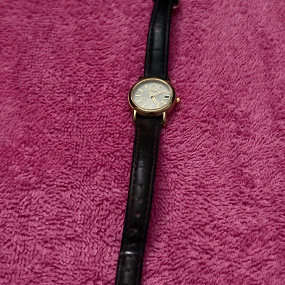 Citizen Eco-Drive Women's Leather Watch - Picture 5 of 6